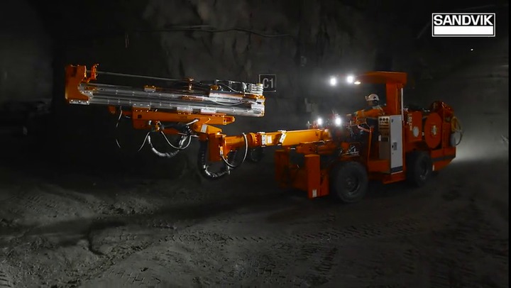 トンネル型用ジャンボ掘削用ドリル - DD210 - Sandvik Mining and Rock