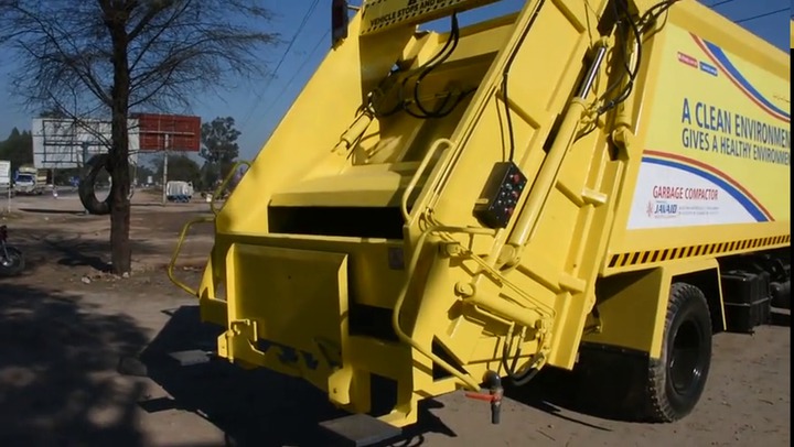 Mobile waste compactor - javaid Industrial company