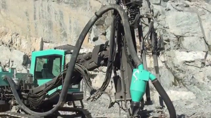 Blasthole drilling rig ECD45E Everdigm crawler tophammer